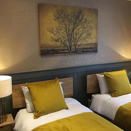 The Tower Arms Hotel Iver Dış mekan fotoğraf