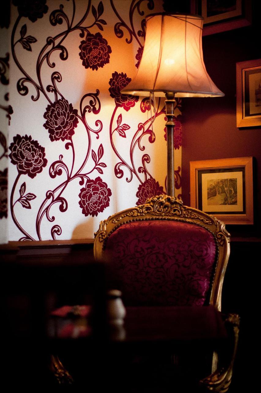 The Tower Arms Hotel Iver Dış mekan fotoğraf